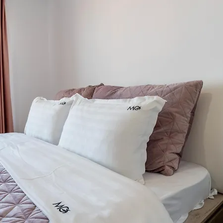 Mohost Noua 4 - Quiet, Chic And View-filled Escape Apartment