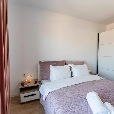 Mohost Noua 4 - Exclusive Retreat In Nature's Calm דירה